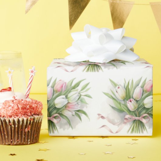 ピンクと白のチューリップブーケ ラッピングペーパー (誕生日パーティー)
