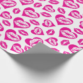 ピンクと白のハートとキス ラッピングペーパー (角)
