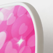 ピンクと白のハートパターンモダンモノグラム ピックルボールラケット (左詳細)