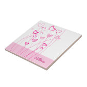 ピンクと白のハート型の花園と タイル (側面)