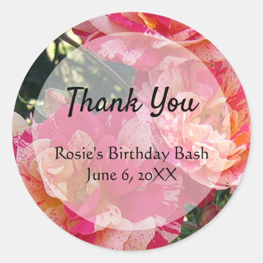 ピンクと白のバラの編集可能なサンキュー ラウンドシール (正面)