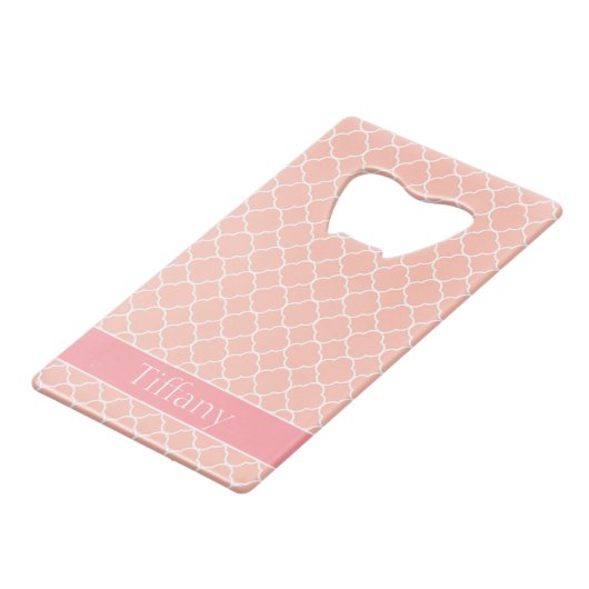 ピンクと白のパターンをパーソナライズ クレジットカード栓抜き (正面アングル)