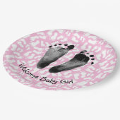 ピンクと白のベビーガールフットプリント ペーパープレート (アングル)
