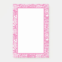 ピンクと白のペイズリーパターン（の模様が）あるかわいらし