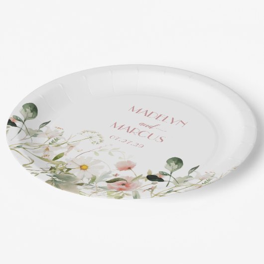 ピンクと白のワイルドフラワーウェディングレセプション ペーパープレート (アングル)