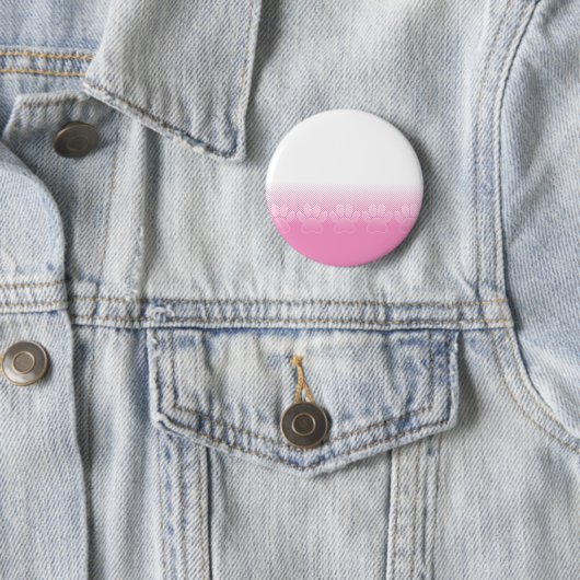 ピンクと白の手と新聞社の背景 缶バッジ (インサイチュ)