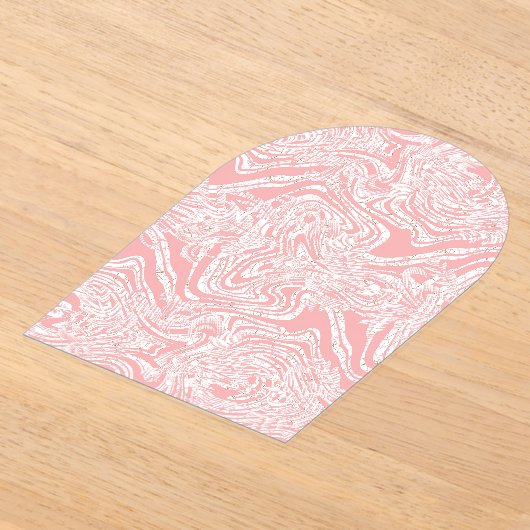 ピンクと白の抽象的なデザインが白い背景に アクリル招待状 (レイダウン)