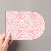 ピンクと白の抽象的なデザインが白い背景に アクリル招待状 (インサイチュ (ポータブル))