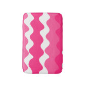 ピンクと白の水平波パターン バスマット (正面縦)