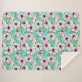 ピンクと白の熱帯性ハイビスカスの花の模様 シェルパブランケット (正面(横))