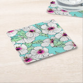 ピンクと白の熱帯性ハイビスカスの花の模様 スクエアペーパーコースター (アングル)