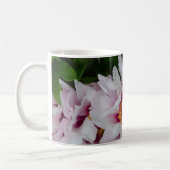 ピンクと白の牡丹の花 コーヒーマグカップ (左)