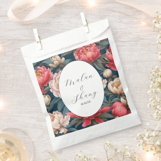 ピンクと白の牡丹オリエンタル結婚ズ フェイバーバッグ (クリップ留めされた状態)