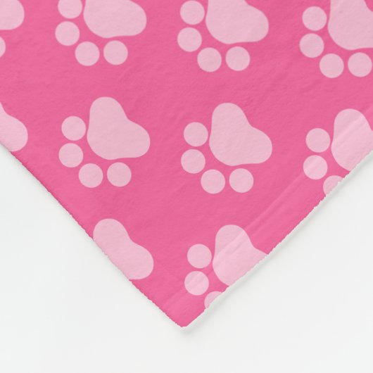 ピンクと白の猫の足と名前をカスタムする フリースブランケット (角)