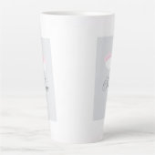 ピンクと白の繊細な雲と文字9 カフェラテマグ (正面)