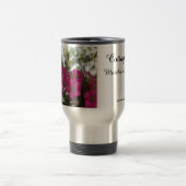 ピンクと白の花 – マーサのブドウ園 トラベルマグ (中央)