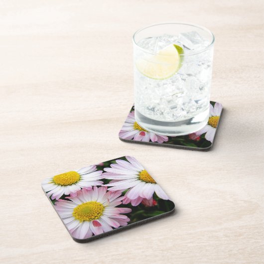 ピンクと白の3つのデイジー コースター (右側)