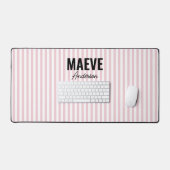 ピンクと白ストライプのパーソナライズされたモダンエレガント デスクマット (キーボード&マウス)