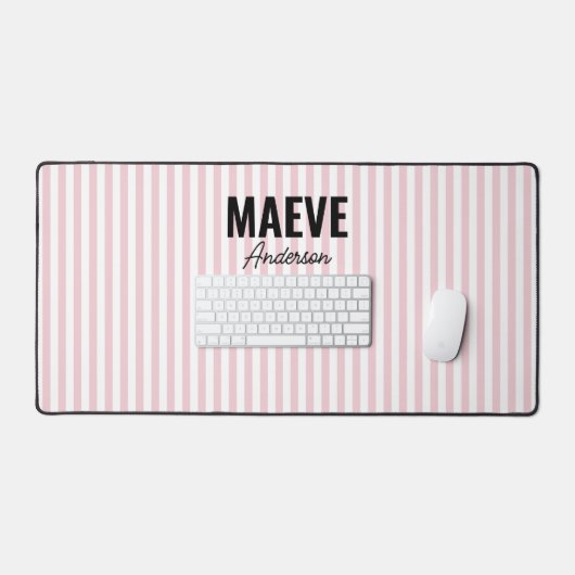 ピンクと白ストライプのパーソナライズされたモダンエレガント デスクマット (キーボード&マウス)