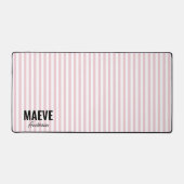 ピンクと白ストライプのパーソナライズされたモダンエレガント デスクマット (正面)