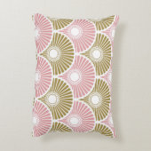 ピンクと真鍮中国のの半円波パターン アクセントクッション (裏面(縦))
