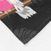 ピンクと紫のガラのオウム模様 フリースブランケット (角)