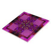 ピンクと紫のステンドグラスのケルト色の十字 タイル (側面)