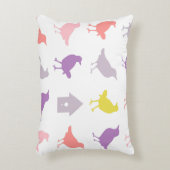 ピンクと紫のパステルの鳥とバードハウス アクセントクッション (正面(垂直))