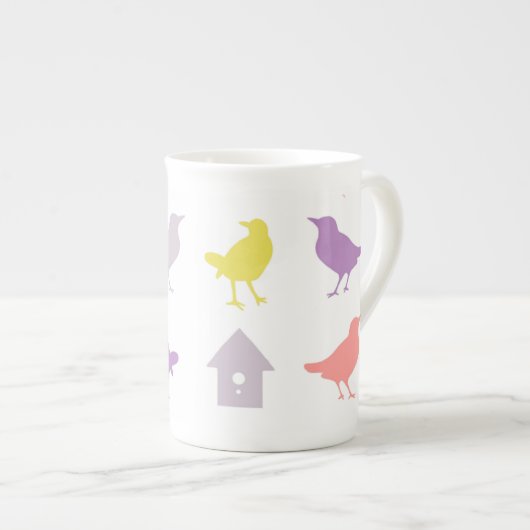 ピンクと紫のパステルの鳥とバードハウス ボーンチャイナマグカップ (正面右)