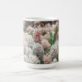 ピンクと紫のヒヤシンスの春園 コーヒーマグカップ (中央)