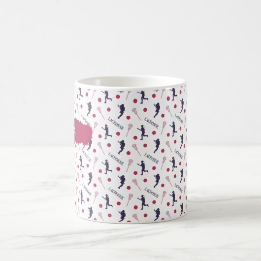 ピンクと紫の女性ラクロスプレーヤーパターン コーヒーマグカップ (中央)