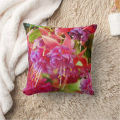 ピンクと紫の暗い赤紫色花 クッション (ブランケット)