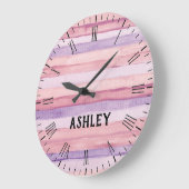 ピンクと紫の水色のストライプパーソナライズされた ラージ壁時計 (傾斜)