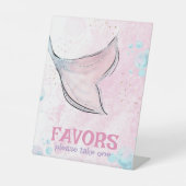 ピンクと紫の水色の人魚の尾が好き 台座サイン (正面)