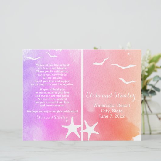 ピンクと紫の水色ビーチ結婚式プログラム (スタンド正面)