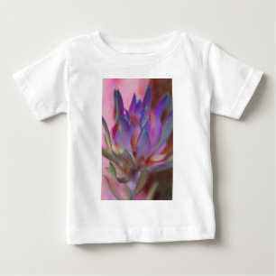 ピンクと紫の炎のプロテア ベビーTシャツ