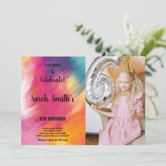 ピンクと紫の絵を描誕生日招待状 招待状 (スタンド正面)