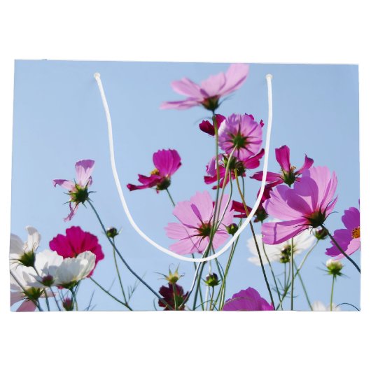 ピンクと紫の花かわいらしの牧草地写真 ラージペーパーバッグ (裏面)