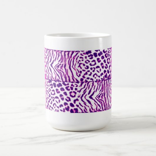 ピンクと紫の野生動物のパターン コーヒーマグカップ (中央)
