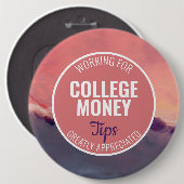 ピンクと紫 |ヒントを参照 |大学のお金 缶バッジ (正面&裏面)