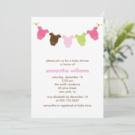 ピンクと緑のベビーガール服ベビーシャワー 招待状 (スタンド正面)