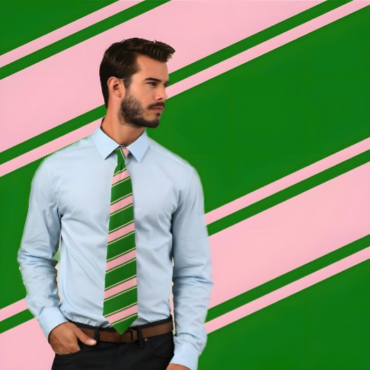 ピンクと緑の厚さと薄い対角線のタイストライププ ネクタイ