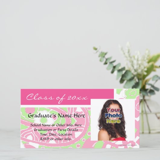 ピンクと緑の明るい卒業式フォトカード 案内状 (スタンド正面)