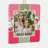 ピンクと緑の水色のフローラパッチワークママ セラミックオーナメント (右)