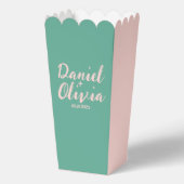 ピンクと緑の波状結婚の フェイバーボックス (正面)