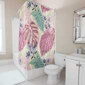 ピンクと緑の熱帯葉の花、青い花。 シャワーカーテン (インサイチュ)