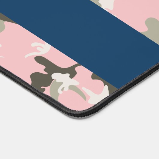 ピンクと緑の迷彩自分の名前をパーソナライズ デスクマット (コーナー)