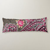 ピンクと茶色のペイズリー模様のデザイン ボディピロー (裏面)