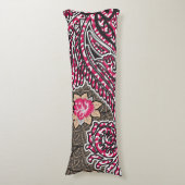 ピンクと茶色のペイズリー模様のデザイン ボディピロー (正面縦)