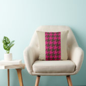 ピンクと茶色千鳥格子のとモノグラム クッション (椅子)